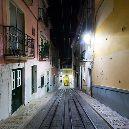 Cabral 5 Stars View * Lissabon