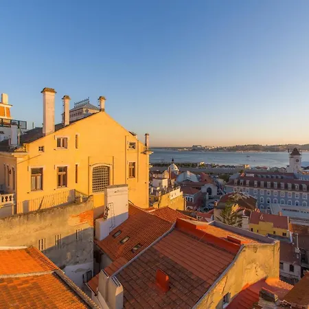 Cabral 5 Stars View * Lissabon